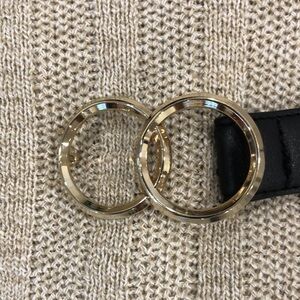 Black Belt With Double Ring Gold Toned Buckle. Polyurethane. No Flaws Like New